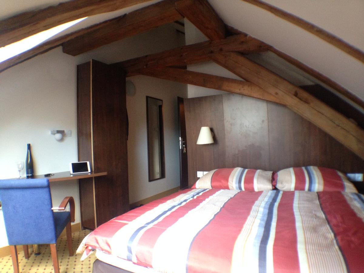 Hotel U Cerneho Orla Kostelec nad Černými Lesy 외부 사진