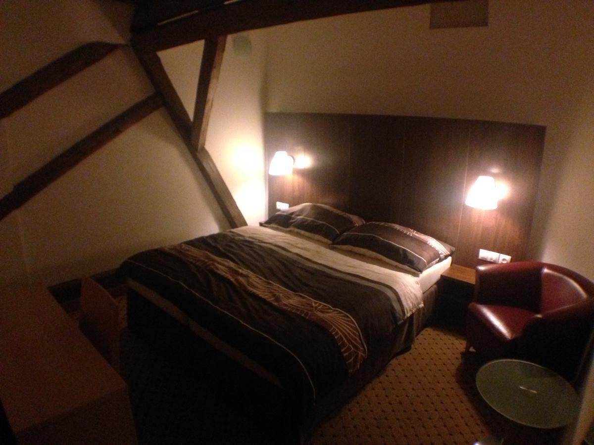Hotel U Cerneho Orla Kostelec nad Černými Lesy 외부 사진