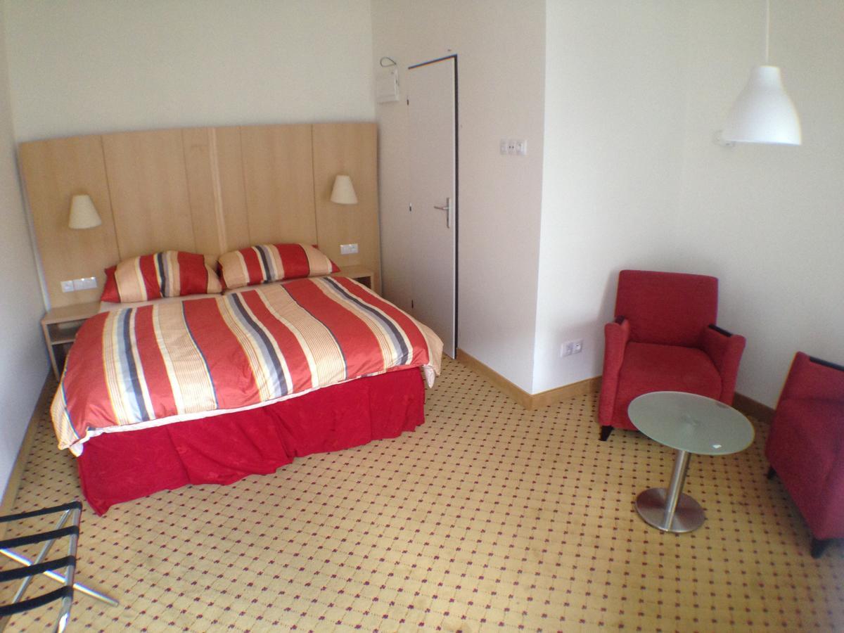 Hotel U Cerneho Orla Kostelec nad Černými Lesy 외부 사진