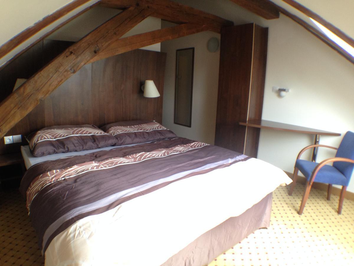 Hotel U Cerneho Orla Kostelec nad Černými Lesy 외부 사진