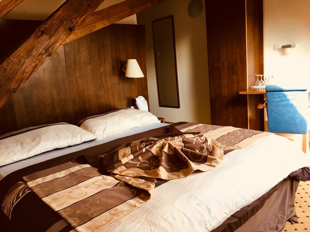 Hotel U Cerneho Orla Kostelec nad Černými Lesy 외부 사진